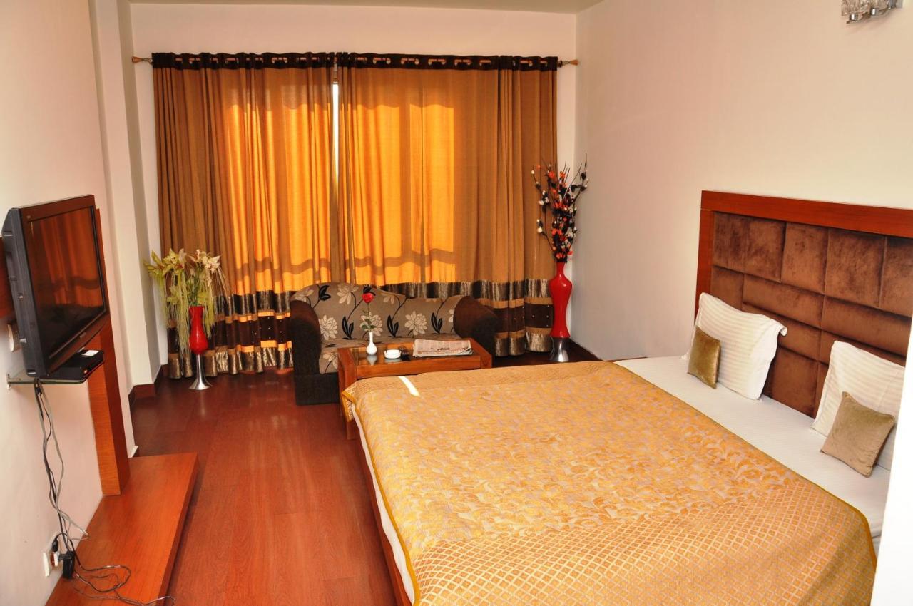 Hari's Court & Hotel New Delhi