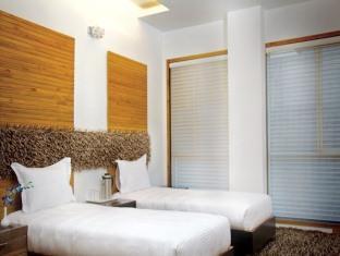 Hari's Court & Hotel